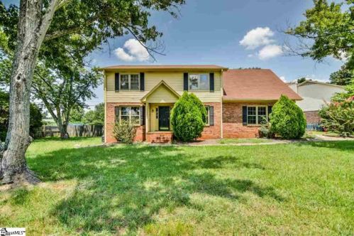 1 Cobblestone Rd, Greenville, SC 29615-3932
