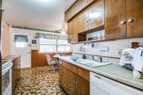 2315 Briarwood Ln, Carrollton TX 75006-7701 exterior