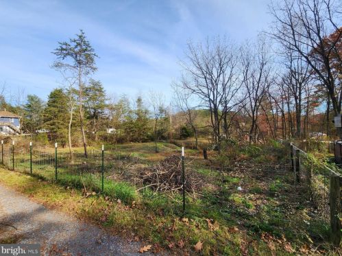 1112 Conservation Dr, Hedgesville WV  25427-5446 exterior