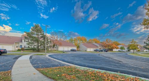 76 Gant Cir, Streamwood, IL 60107-2509
