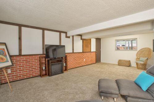 6917 Spruce Dr, Englewood CO 80112-1229 exterior