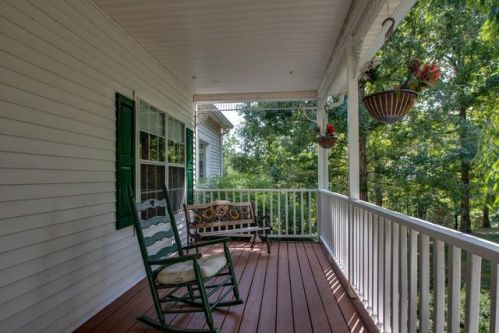 108 Shade Tree Ln, Pegram, TN 37143-5066