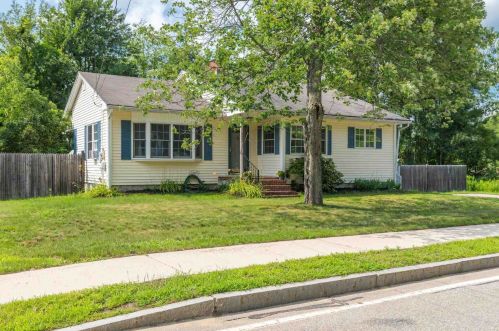 802 Portland St, Rochester, NH 03868-8410