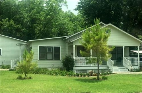 521 Preston St, Columbus, TX 78934-1841