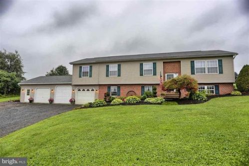 17 Mahanoy Valley Rd, Duncannon, PA 17020-8912