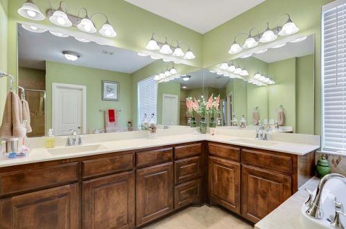 6639 Deleon St, Irving TX  75039-3437 exterior