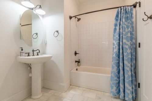 1648 Beacon Hill Blvd, Atlanta GA  30329-2556 exterior