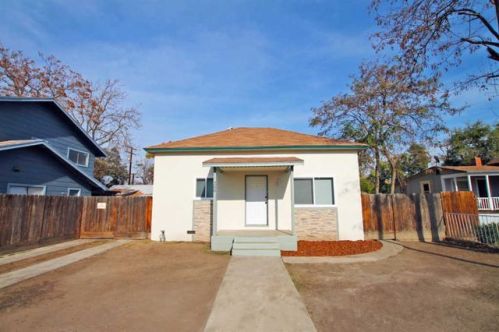 300 1st Ave, Visalia, CA 93291-3733