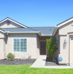 1654 Tulip St, Lemoore, CA 93245-5281