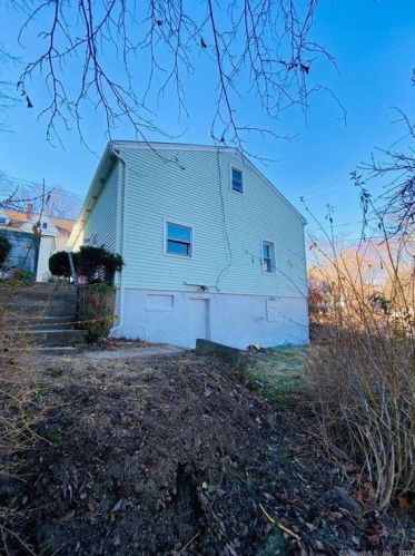 7 Greenmount Ter, Waterbury, CT 06708-4225