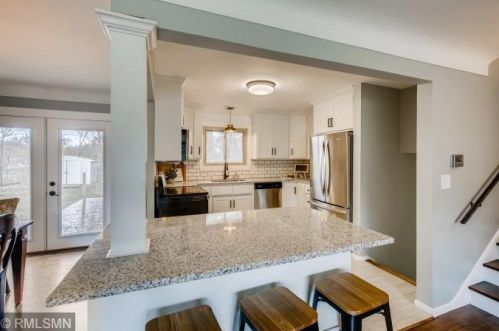 2382 Hillside Rd, Saint Paul MN  55110-5534 exterior