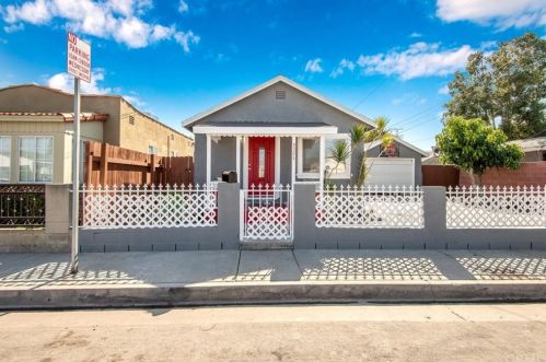 8206 Olanda St, Paramount, CA 90723-2721