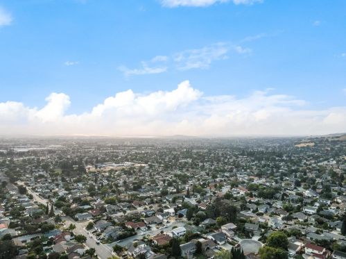 2467 Lacey Dr, Milpitas CA 95035-6122 exterior