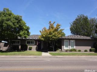 932 Mills Ave, Lodi, CA 95242-3831