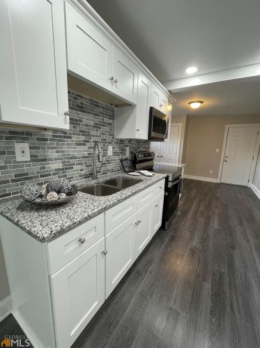 123 Dahlia Ave, Atlanta GA  30314-1207 exterior