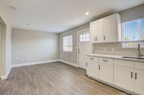 1518 Cochran St, Simi Valley CA 93065-2047 exterior