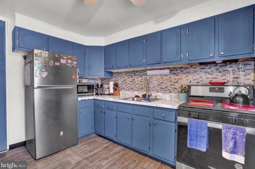 839 Hilton Dr, Lancaster PA  17603-5835 exterior