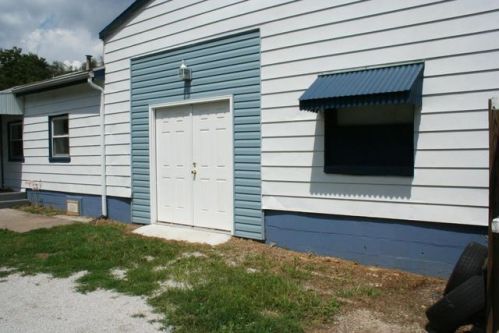 301 Evergreen St, Strafford, MO 65757-8624