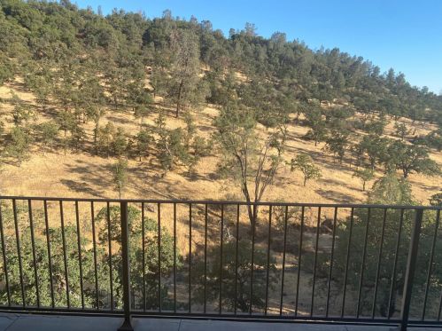 3567 Shadowtree Ln, Chico, CA 95928-4037