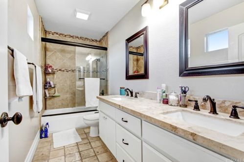 8730 Foxhollow Dr, Anaheim CA  92808-1674 exterior