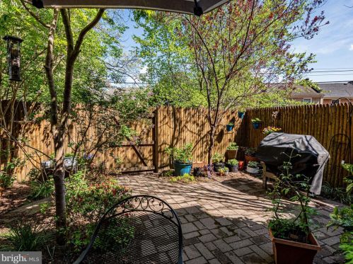 5271 Bradgen Ct, Springfield VA  22151-3505 exterior