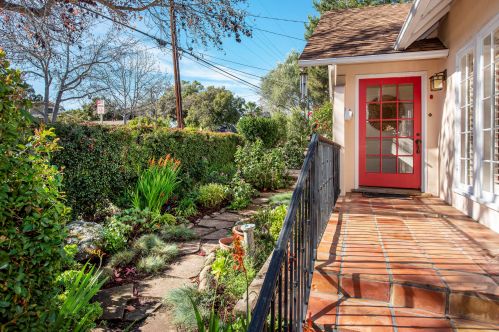 2324 Chapala St, Santa Barbara, CA 93105-3909