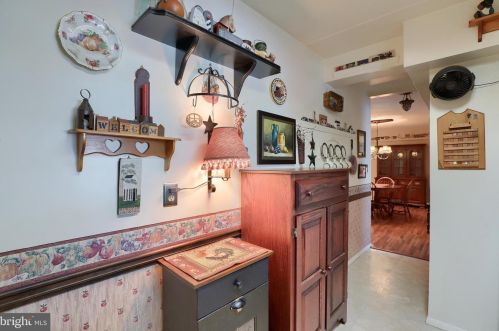 11 Valleybrook Dr, Lancaster PA  17601-4615 exterior