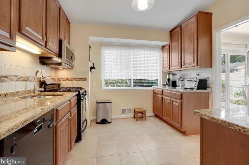 814 Whittington Ter, Silver Spring MD 20901-1056 exterior