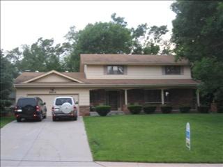 8814 Raven Oaks Dr, Omaha, NE 68152-1713