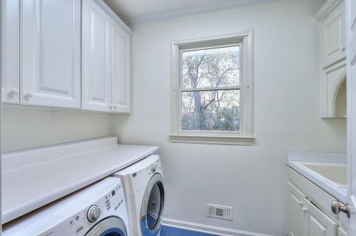 4086 Haverhill Dr, Atlanta GA  30342-3818 exterior