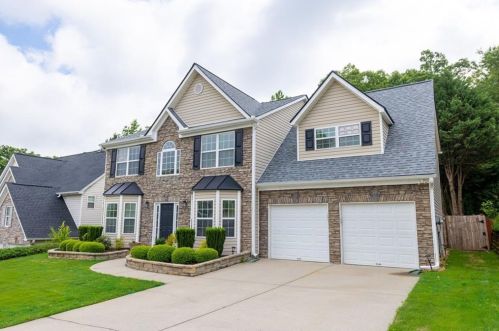3903 Roxberry Hill Ln, Buford, GA 30518-8540