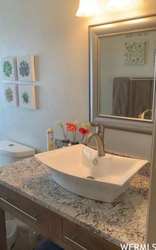 62 Padre Cyn Dr, Kayenta UT 84738-6022 exterior