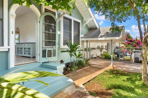 3633 Maunalei Ave, Honolulu HI  96816-2322 exterior