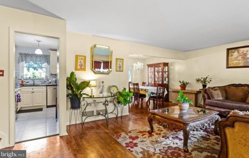 39 Lumar Rd, Trenton, NJ 08648-3139
