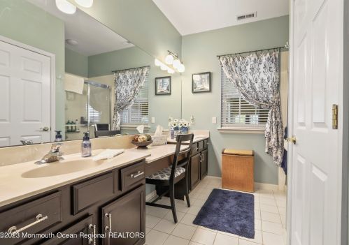 17 Arcadia Dr, Lakehurst NJ  08759-6160 exterior