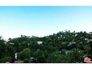 3891 Fredonia Dr, Los Angeles CA  90068-1211 exterior