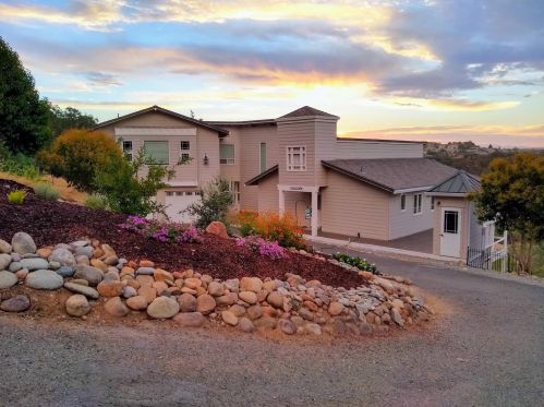 10144 Quail Hill Dr, Newcastle, CA 95658-9514
