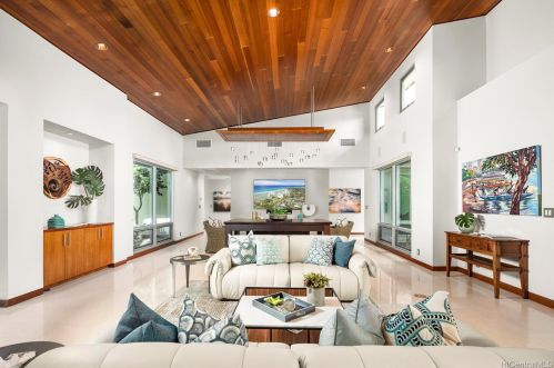 4528 Kahala Ave, Honolulu HI  96816-4927 exterior