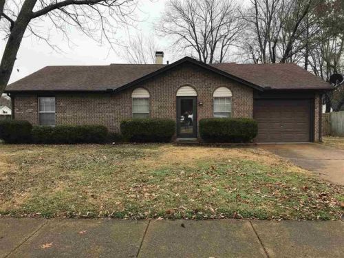 7040 Pam Dr, Millington, TN 38053-4027