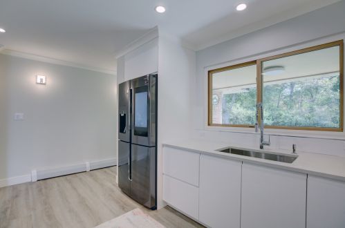 6906 Jarvis Ave, Niles IL  60714-4016 exterior