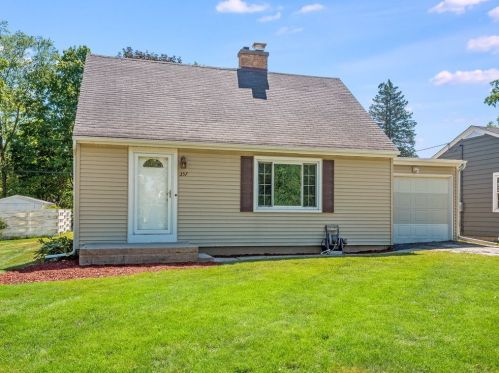 357 Prairie St, Pingree Grove, IL 60140-8235