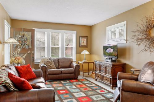 295 Chelsea St, Saint Paul MN  55115-2080 exterior