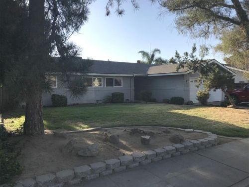 942 Purdue Ave, Clovis, CA 93611-2039