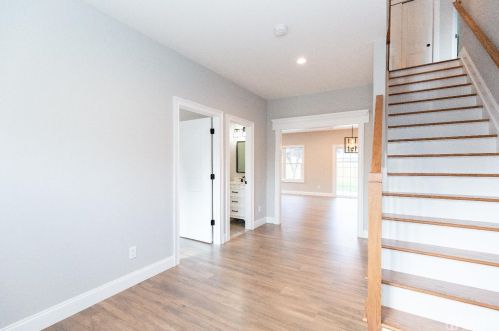 68 Prospect Ave, Edison NJ  08817-3744 exterior