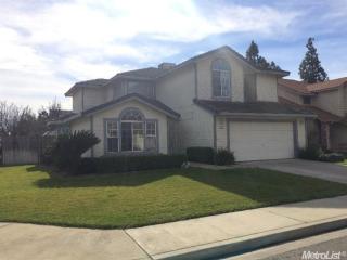 220 Sai Ln, Turlock, CA 95382-9593