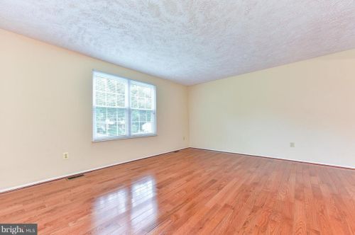 7309 Sterling Grove Dr, Springfield VA  22150-4437 exterior