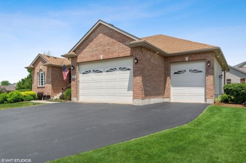1117 Arneita St, Sycamore IL  60178-1125 exterior