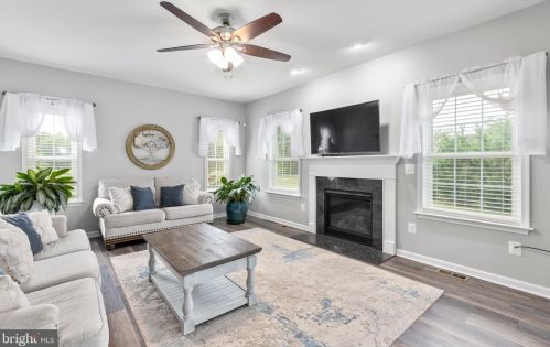 60 Summerfield Ln, Fredericksburg, VA 22405-1771