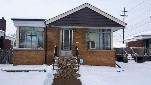 14204 Emerald Ave, Chicago, IL 60827-2301