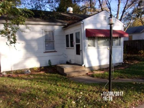 312 Wood St, Maroa, IL 61756-9546